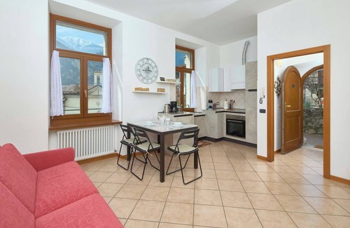 Canale di Tenno Apartment | Vacation Apartment "Ania Vista Castello" with Mountain View & Terrace