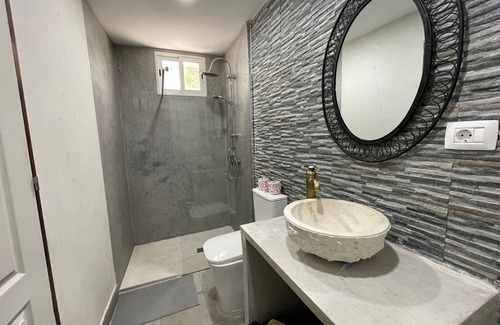 Ruigomez House | Vacation Apartment 'El Auchon Casa Vacacional' with Sea View, Private Terrace and Wi-Fi