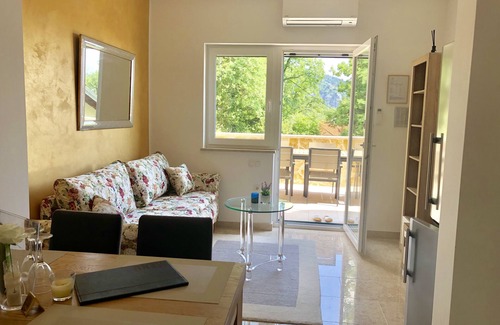 Medveja Apartment | Vacation apartment ★ Pool - WLAN - air conditioning - barbecue - with panoramic sea view