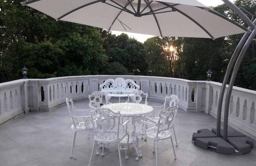 Swiebodzin Apartment | Vacation apartment with fireplace in the castle with park - approx. 67 sqm