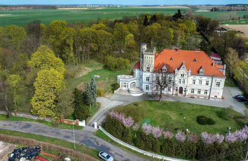Swiebodzin Apartment | Vacation apartment with fireplace in the castle with park - approx. 67 sqm