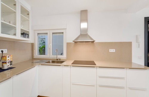 La Solana Apartment | Vacation 'Casa De Vacaciones 1' with Mountain View and Wi-Fi