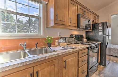 Pleasant Mount Cottage | Vacation Cottage Getaway Close to Camps Autumn Midweek - 35% OFF Promo!