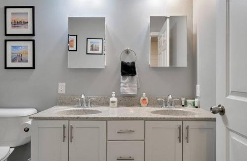 Bangor Apartment | Vacation & Entertainment-2 BD Game Room Retreat