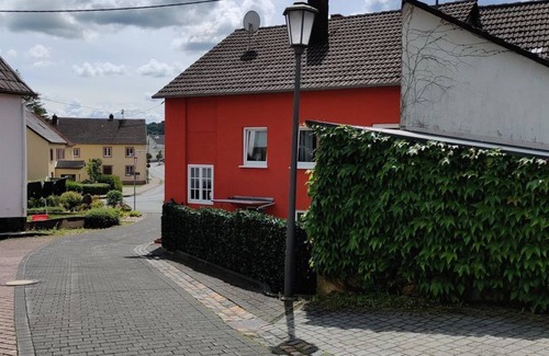 Steinborn House | Vacation home Am Sauerbrunnen - 6-bed vacation home shower/WC, non-smoking
