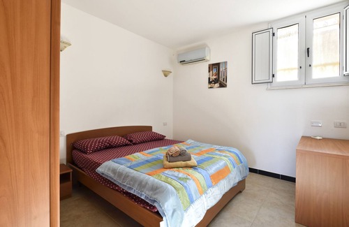 Tertenia House | Vacation Home 'Appartamento Sole 5' with Sea View, Garden