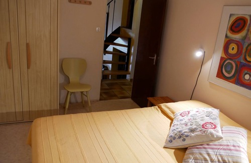 Tourves House | Vacation home away from the crowds, in the middle of nature.