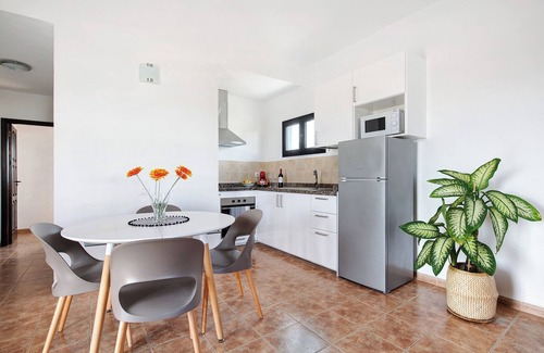 Lajares House | Vacation Home 'Casa Cucu' with Mountain View, 2 Terraces & Wi-Fi