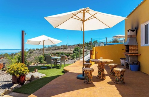 Puntagorda House | Vacation Home "Casa La Viña" with Sea View, Private Pool & Wi-Fi