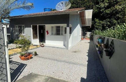 Centro House | Vacation Home in Bombinhas - Sleeps 4