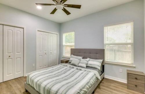 Onalaska House | Vacation Home Lake Livingston!