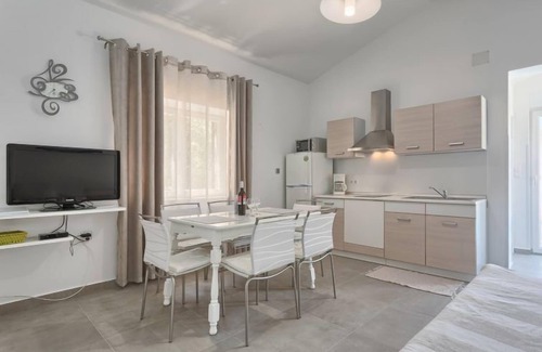 Pula House | Vacation home Lino by Interhome