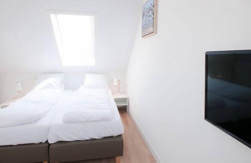 Tholen House | Vacation home Oesterdam Resort in Tholen - 8 persons, 4 bedrooms
