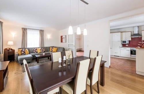 Poertschach am Woerthersee House | Vacation home on Lake Wörthersee in Pörtschach, garden, terrace, private lake access