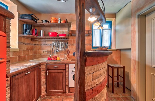 Kirmenjak House | Vacation home Simone by Interhome