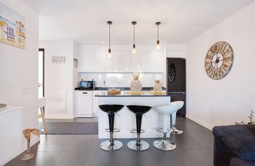 La Oliva House | Vacation Home 'The Garden Secret' with Shared Pool, Private Terrace and Wi-Fi