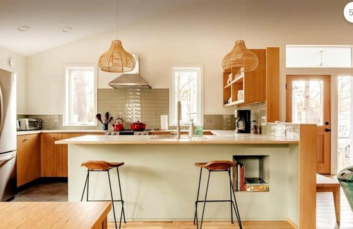 Mount Marion House | VACATION Mod Cottage Idyllic Setting Every Amenity