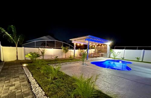 Lindfields House | Vacation Oasis Home with Private Pool and Grill 8615