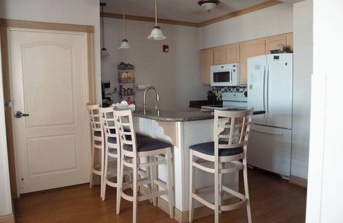 Sheboygan Condo | Vacation Paradise: 4 Bedroom, Sleeps 14!