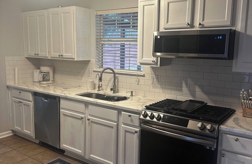 Jonesboro House | Vacation Paradise in Jonesboro