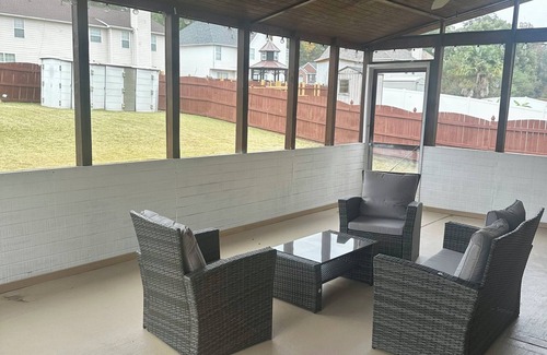 Jonesboro House | Vacation Paradise in Jonesboro