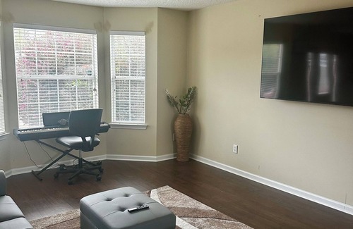 Jonesboro House | Vacation Paradise in Jonesboro