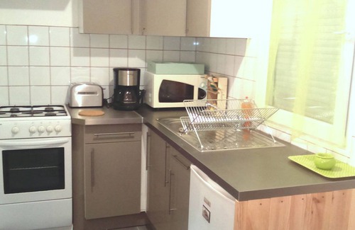 Gujan-Mestras Apartment | Vacation rental Bassin d'Arcachon 2/3 pers quiet location close to amenities and beach