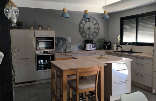 Sarrians House | Vacation rental house in provence with jacuzzi (avignon)