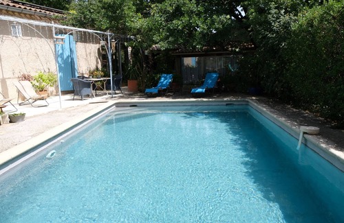 Oppede Ski Chalet | Vacation rental house with pool OPPEDE LS2-393