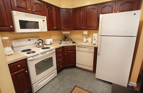 Williamsburg Condo | Vacation Village at Williamsburg, 2BR Suite, SUNDAY Check-In