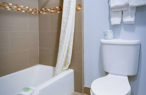 Snail Hotel | Vagabond Inn Sunnyvale