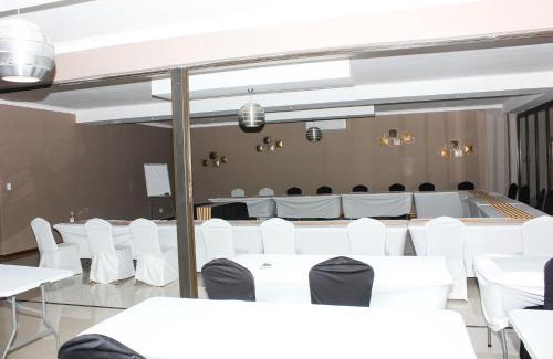 Giyani House | Vahlavi Lodge