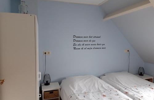 Westkapelle Apartment | Vakantiewoning 100m van het strand met 1 Slaapkamer