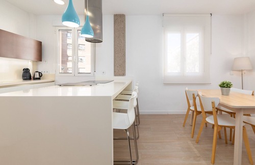 Montolivet Apartment | VALENCIA OPERA. Wifi + Aire Acondicionado+ 4 Pax