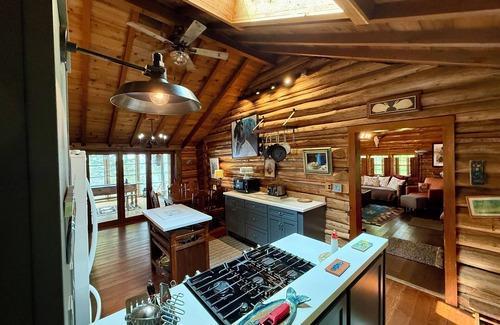 La Pointe House | Valhalla - Quaint Cabin with Lake Superior Access and Sweeping Views!
