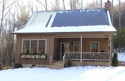 Valle Crucis Cabin | Valle Crucis area near Banner Elk & Boone. Private with Hot Tub! See Our Reviews