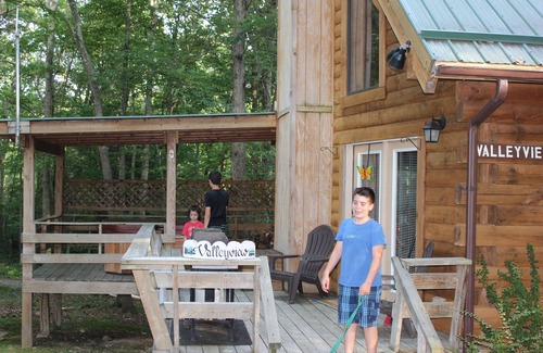 Hico Cabin | Valley View Cabin with show-stopping vaulted ceilings!