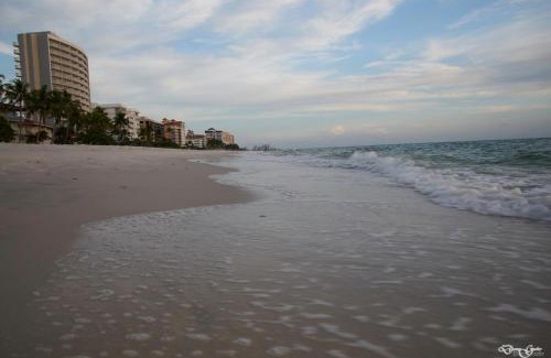 Vanderbilt Beach Apartment | Vanderbilt Beach 3br/3ba condo