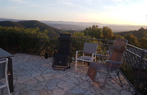 Le Muy House | Var, le Muy, house 2 bedrooms, two bathrooms, private pool, sleeps 4