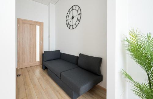 Wlochy Apartment | Varsovia Jerozolimskie Apartment 203 by BookingHost