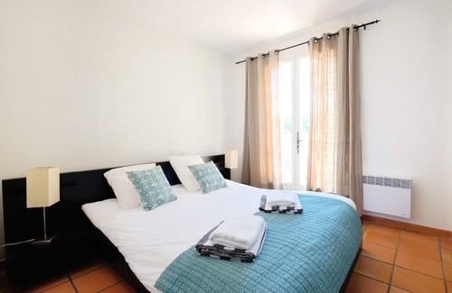 Pont Royal House | Vast Mas Provencal on the Pont Royal golf course mas-pont-royal.com