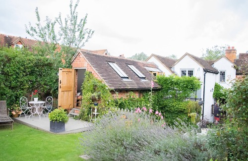 Shere Apartment | Vaughans of Shere - Stunning central village apartment