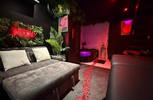 Souppes-sur-Loing Apartment | Velvet room balneo