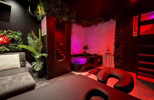 Souppes-sur-Loing Apartment | Velvet room balneo