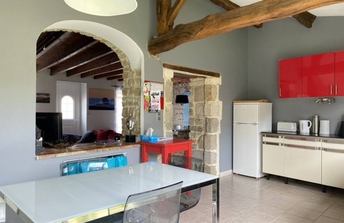 Le Bernard House | Vendée in a charming village, 5 km from the beaches, all home comforts