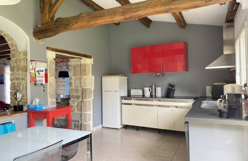 Le Bernard House | Vendée in a charming village, 5 km from the beaches, all home comforts