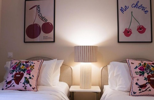 Quartier de la Place-Vendome Apartment | VENDOME Parisian elegance with a patio