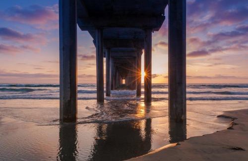 University City Apartment | -Venetian Vacation La Jolla one bedroom condo luxury furnished central near beach and UTC mall
