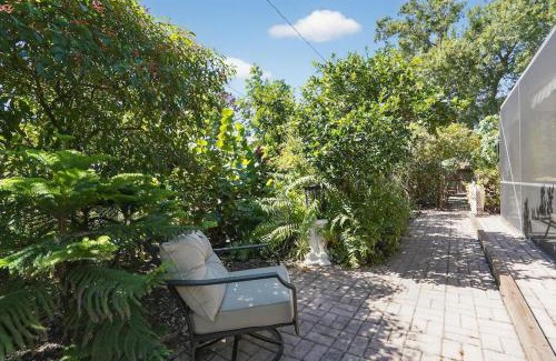 South Venice Apartment | Venice Getaway, Minutes to Beaches & Downtown