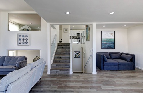 Ventura House | Ventura Beach House with Ocean View